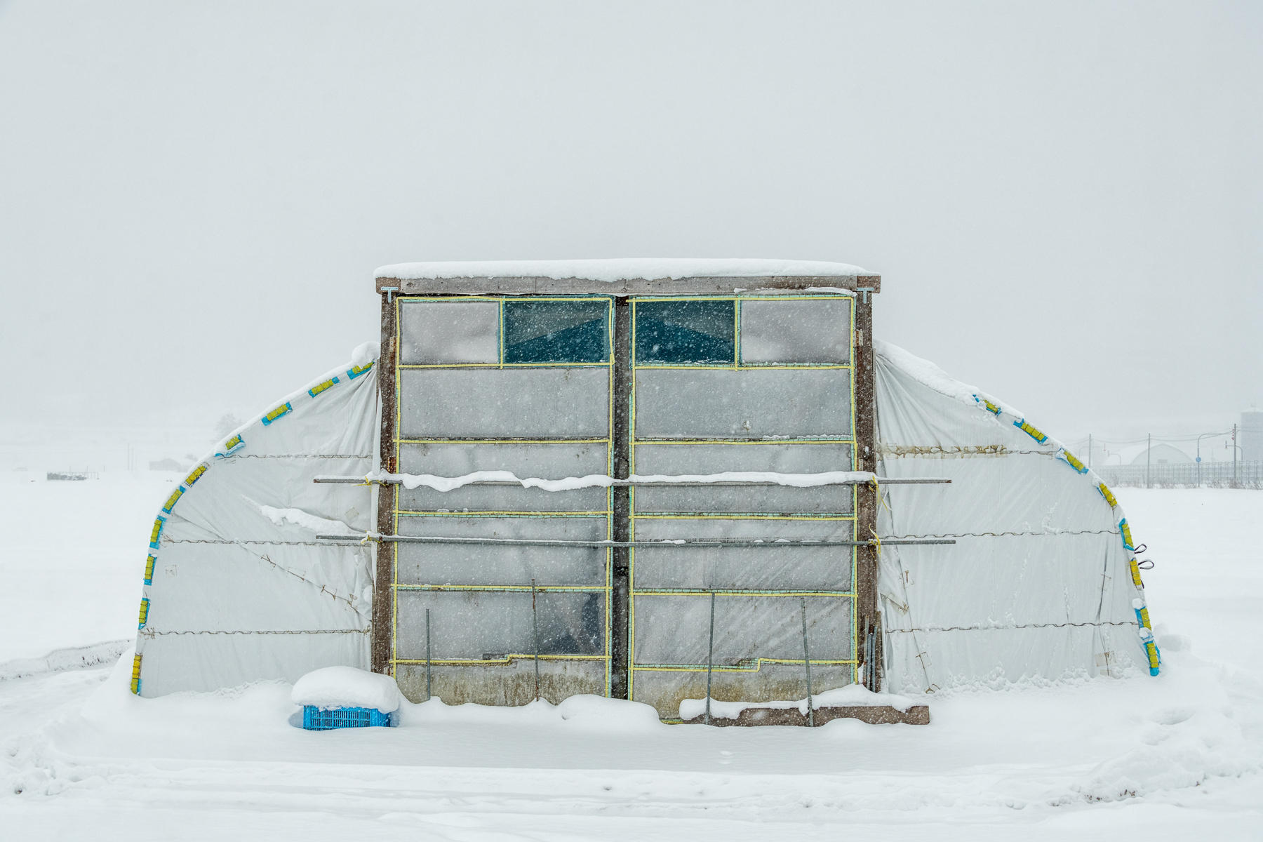 Insulated : Japan, Hokkaido, Silent Snow : ELIZABETH SANJUAN PHOTOGRAPHY