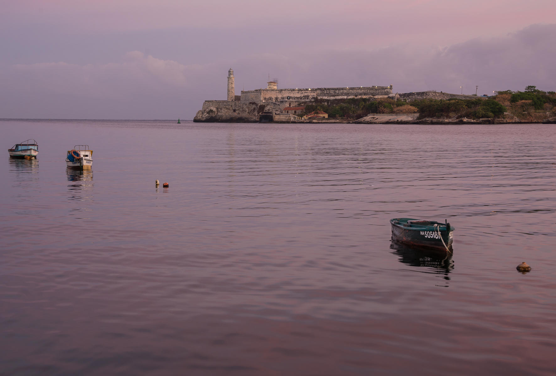 Awaiting Sunrise : Cuba, Where Time Stands Still : ELIZABETH SANJUAN PHOTOGRAPHY