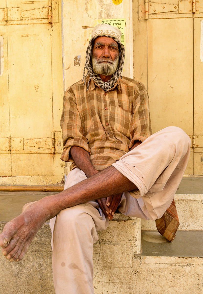 Yellow Mellow Man
 : India & Sri Lanka, Resounding Colors : ELIZABETH SANJUAN PHOTOGRAPHY