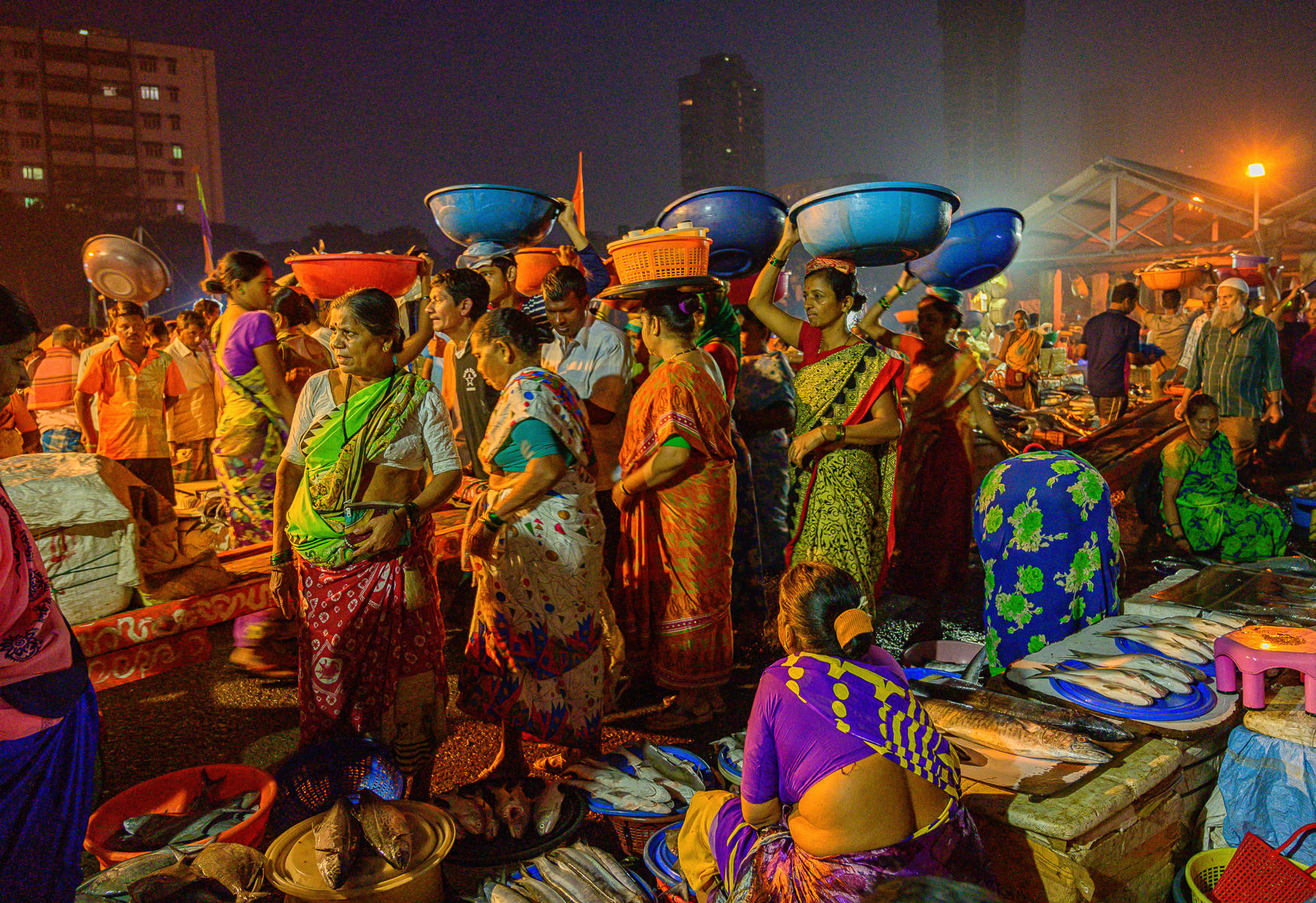 Fish for Sale : India & Sri Lanka, Resounding Colors : ELIZABETH SANJUAN PHOTOGRAPHY