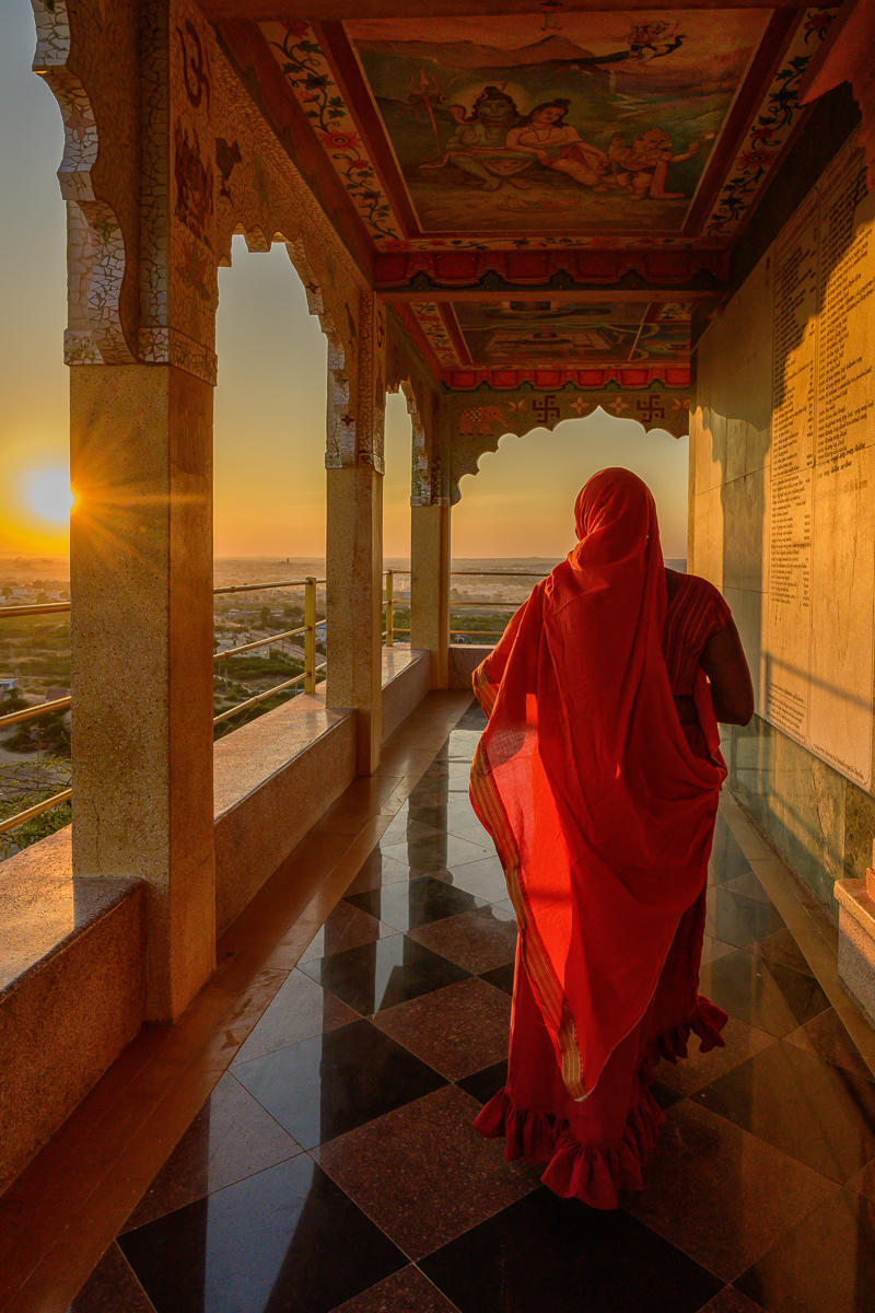Temple of the Sun : India & Sri Lanka, Resounding Colors : ELIZABETH SANJUAN PHOTOGRAPHY