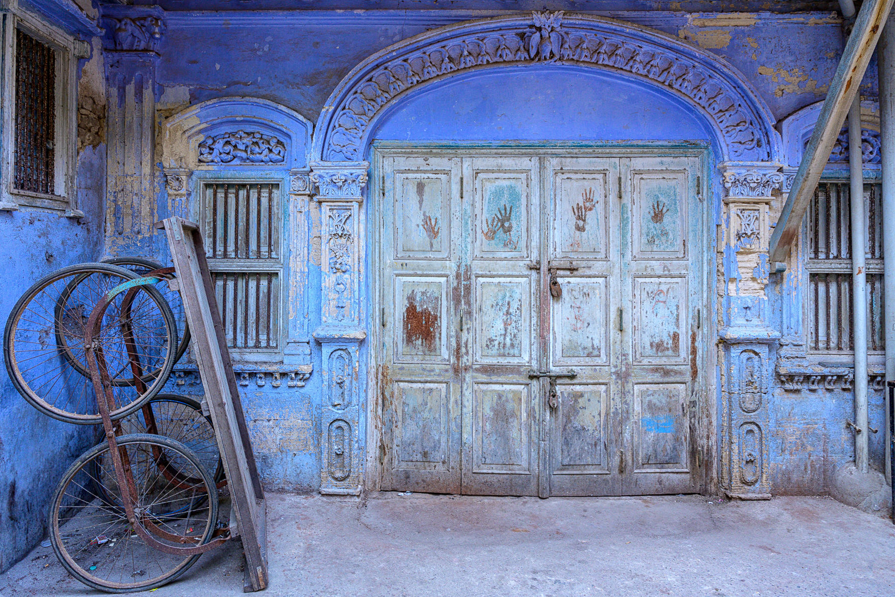 Blue : India & Sri Lanka, Resounding Colors : ELIZABETH SANJUAN PHOTOGRAPHY