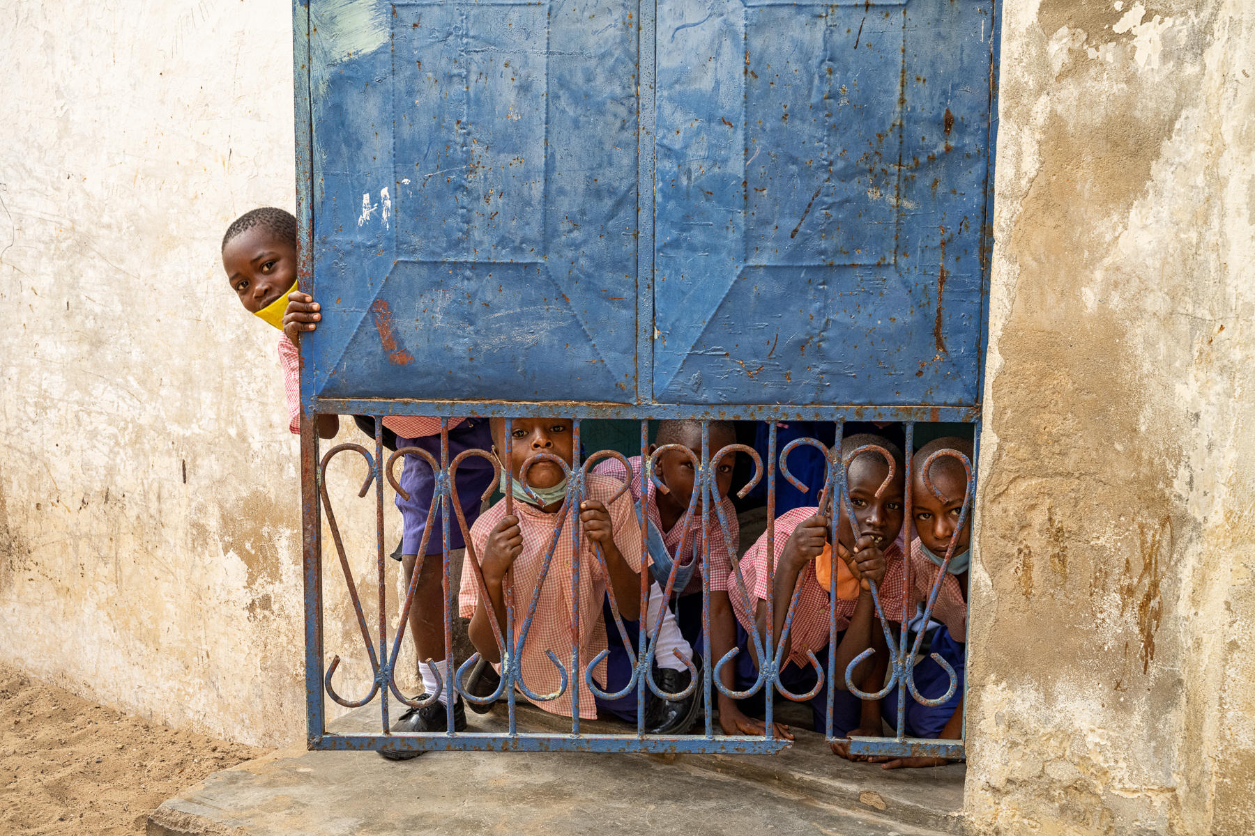 Peek a Boo - School Children Lamu, Kenya : Kenya, Lamu, Where the World is Still : ELIZABETH SANJUAN PHOTOGRAPHY