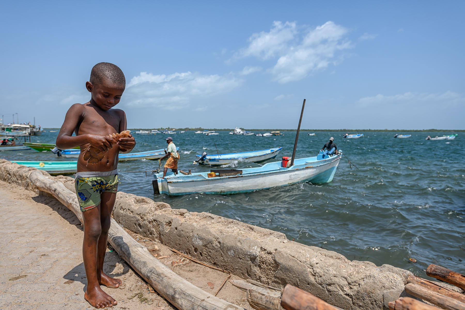 Lobster Boy : Kenya, Lamu, Where the World is Still : ELIZABETH SANJUAN PHOTOGRAPHY
