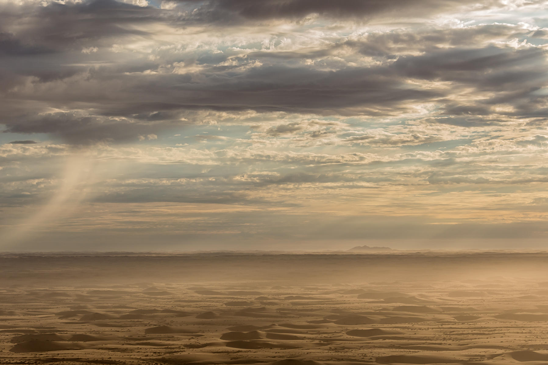 Virga Rain : Namibia, The Land of Dunes : ELIZABETH SANJUAN PHOTOGRAPHY