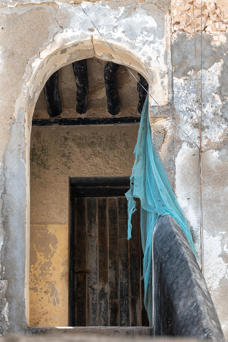 Arch Door : Kenya, Lamu, Where the World is Still : ELIZABETH SANJUAN PHOTOGRAPHY