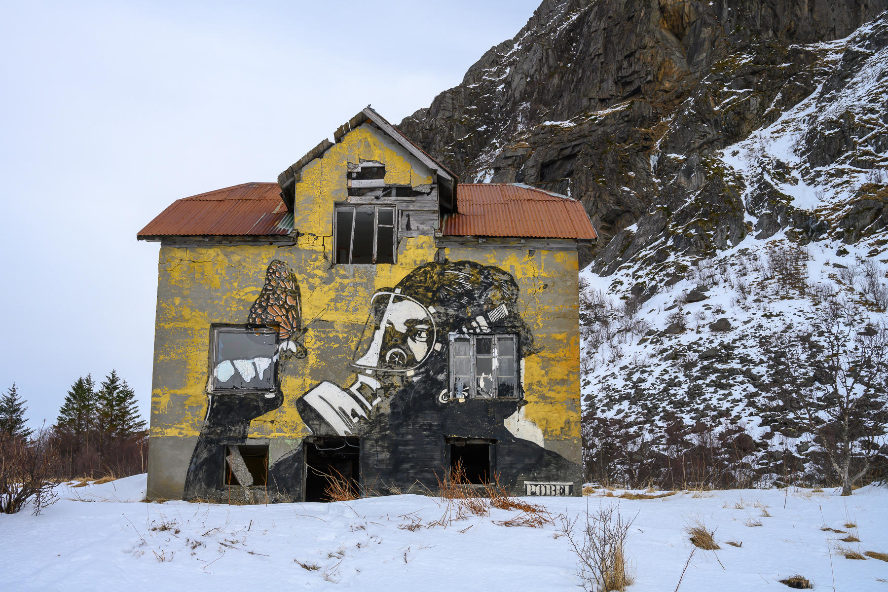 Gas Mask : Norway, Lofoten, Land of Cod : ELIZABETH SANJUAN PHOTOGRAPHY