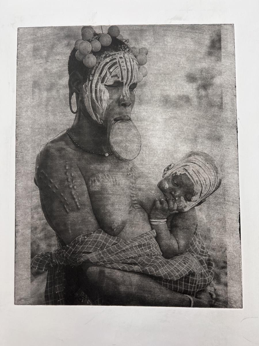 Ethiopia Mursi Mama : Intaglio : ELIZABETH SANJUAN PHOTOGRAPHY