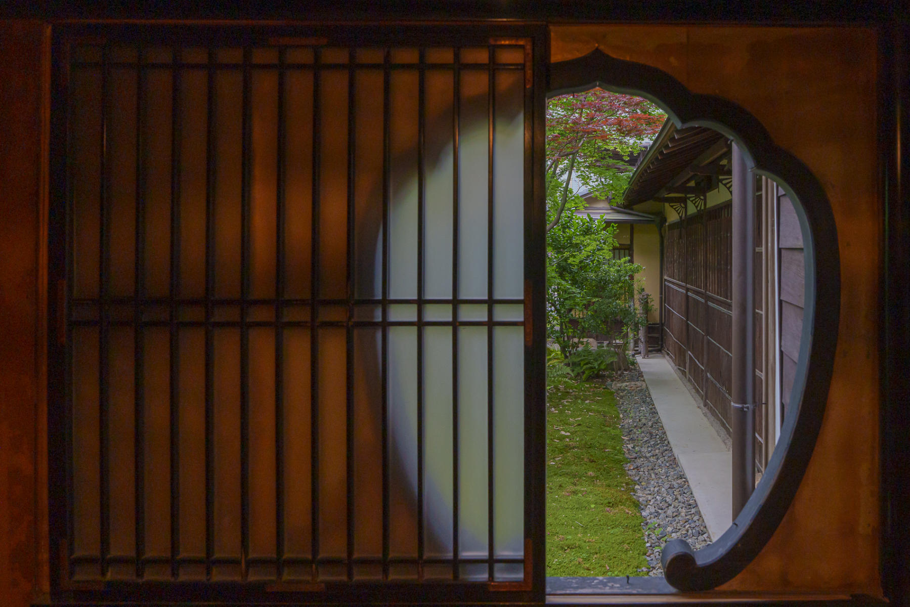 Screens : Japan,Kyushu : ELIZABETH SANJUAN PHOTOGRAPHY